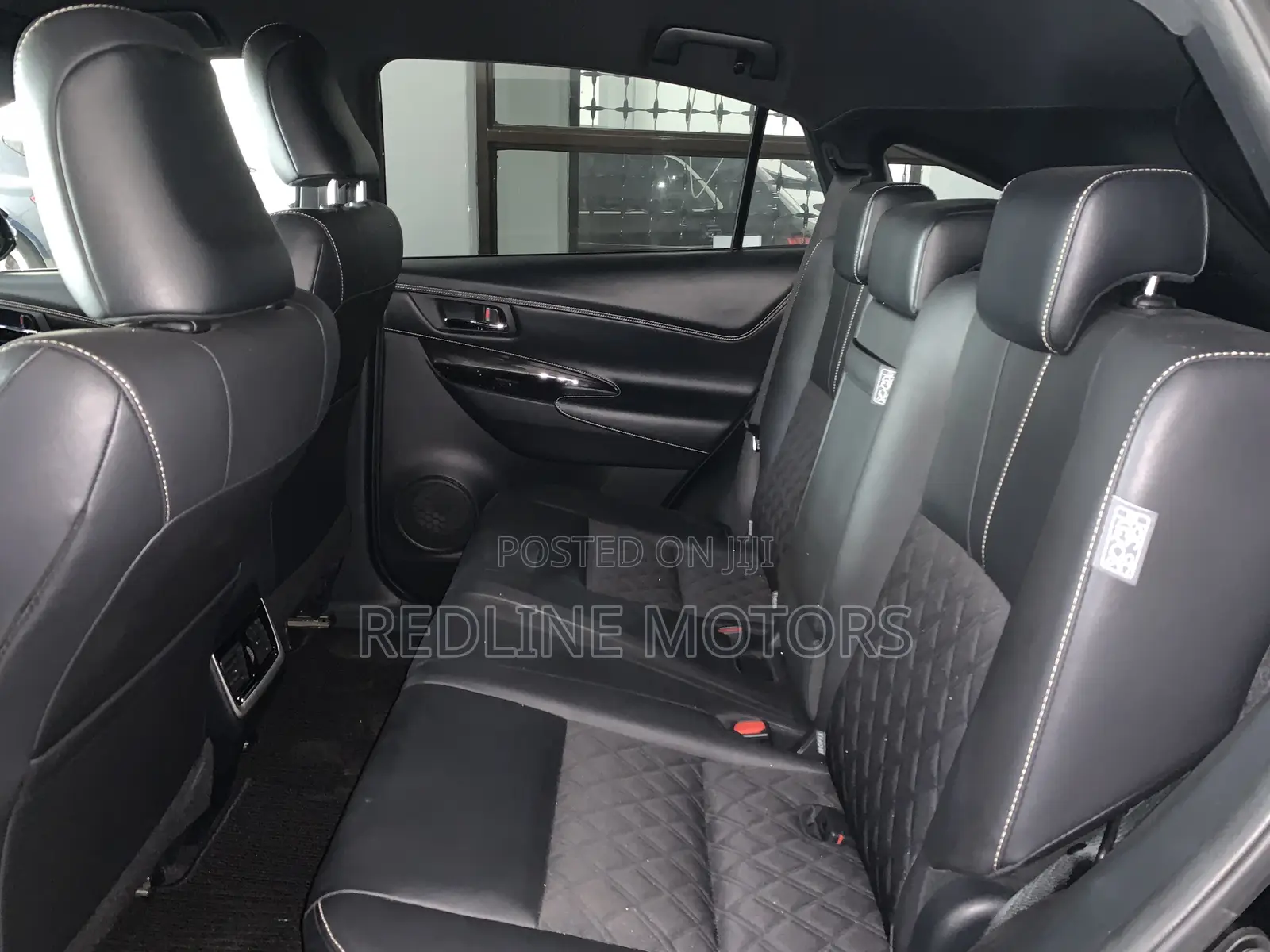 Toyota Harrier 2.0 2018 Black