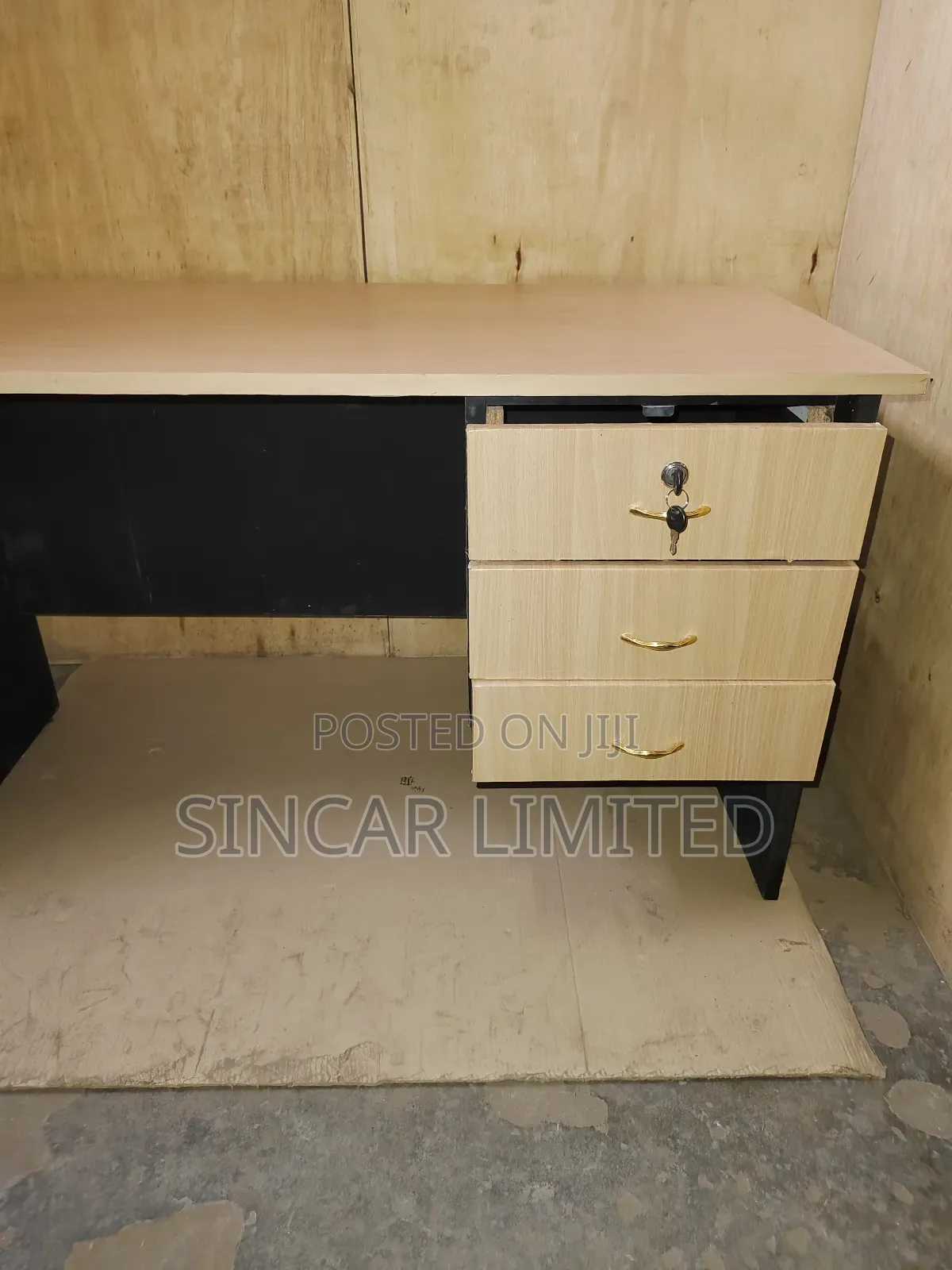 Standard Office Desk
