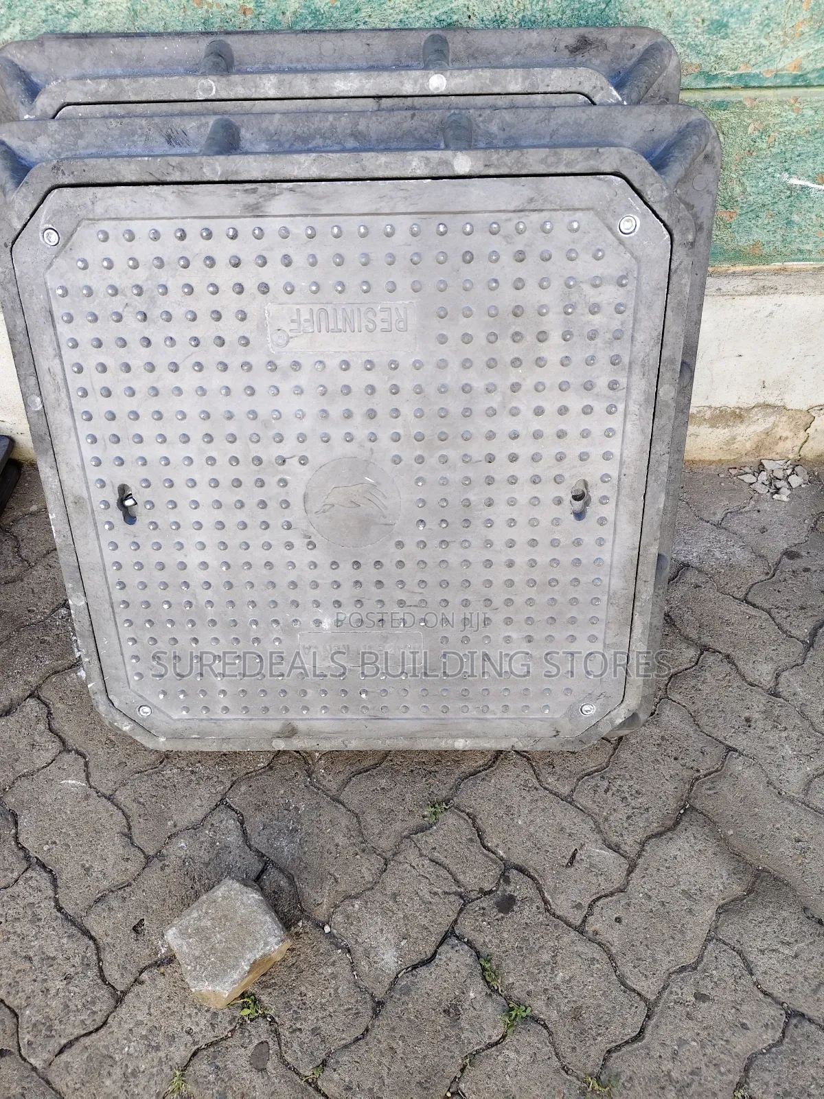 24 * 24 Inches Reinforced Fibre Manhole Cover.