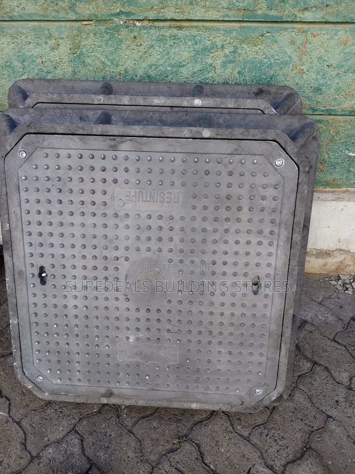 24 * 24 Inches Reinforced Fibre Manhole Cover.