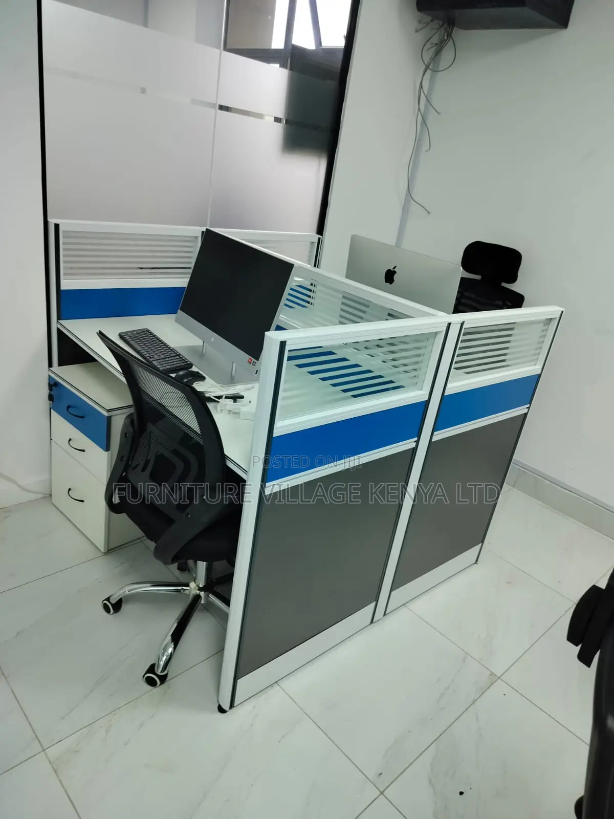 Office Workstation: 2-way Modular Office Workspace