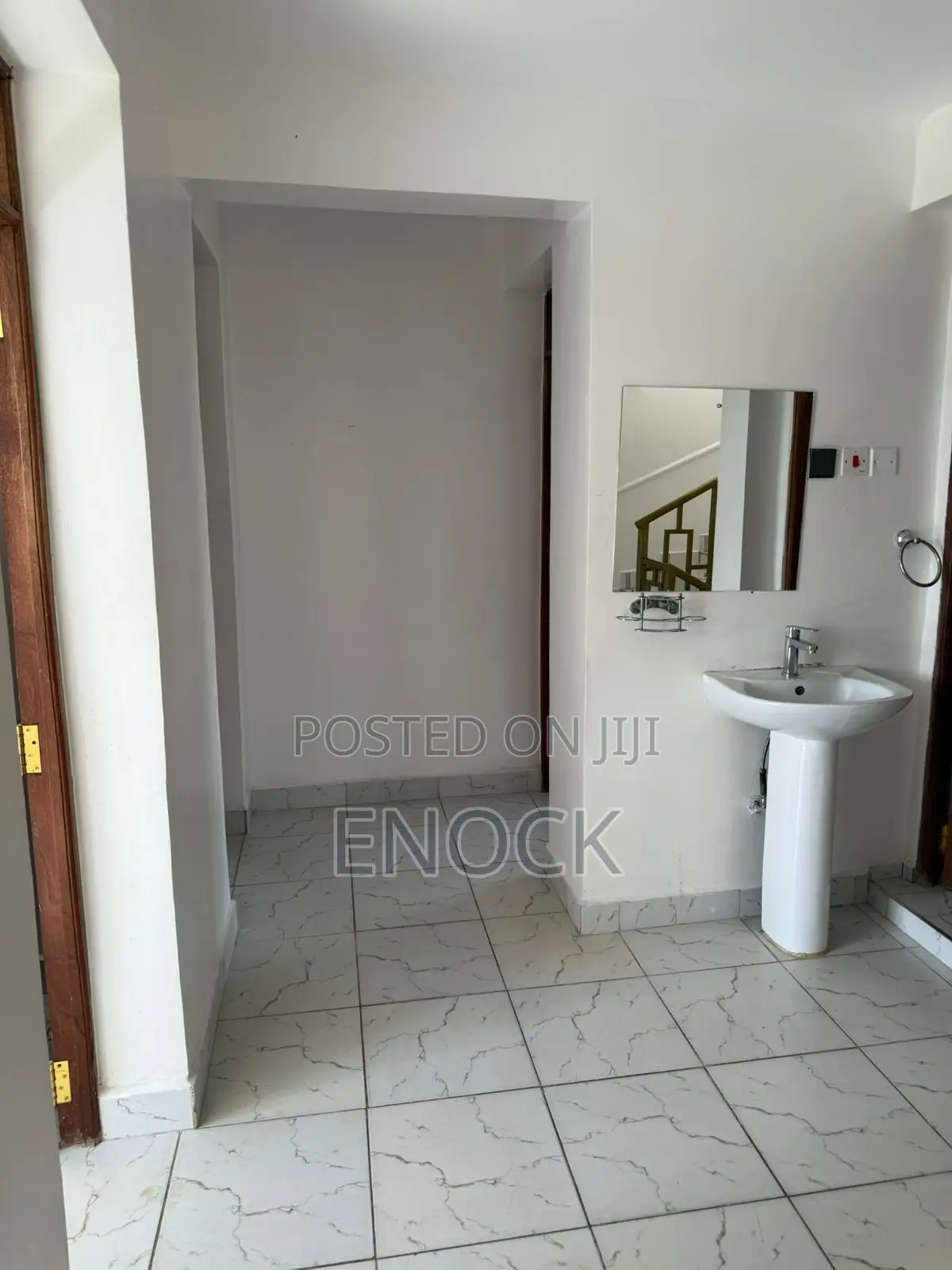 6bdrm Maisonette in Membley for sale