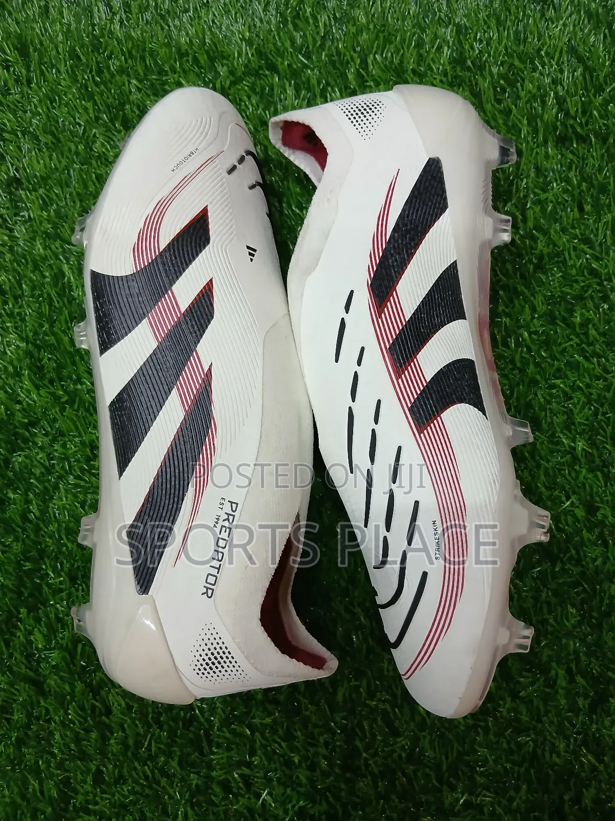 Predator Crimson Menace Laceless Football Boots
