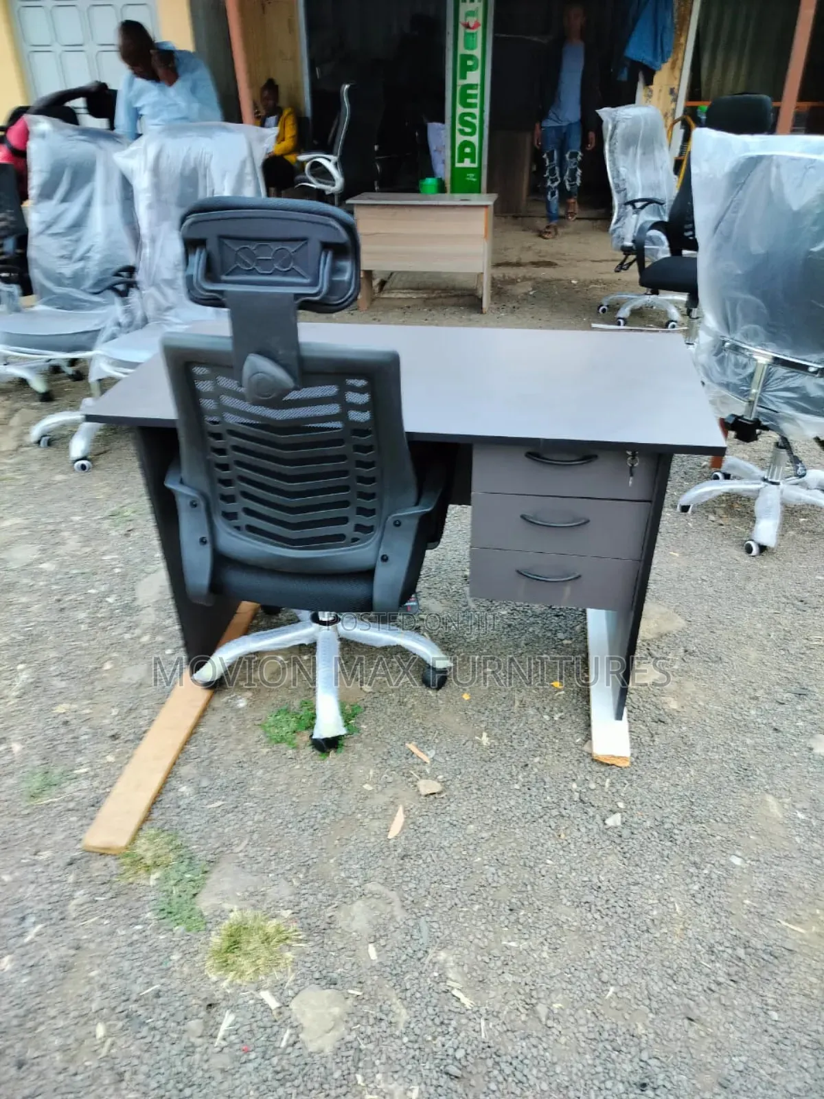 Headrest With 1.2m Office Desk