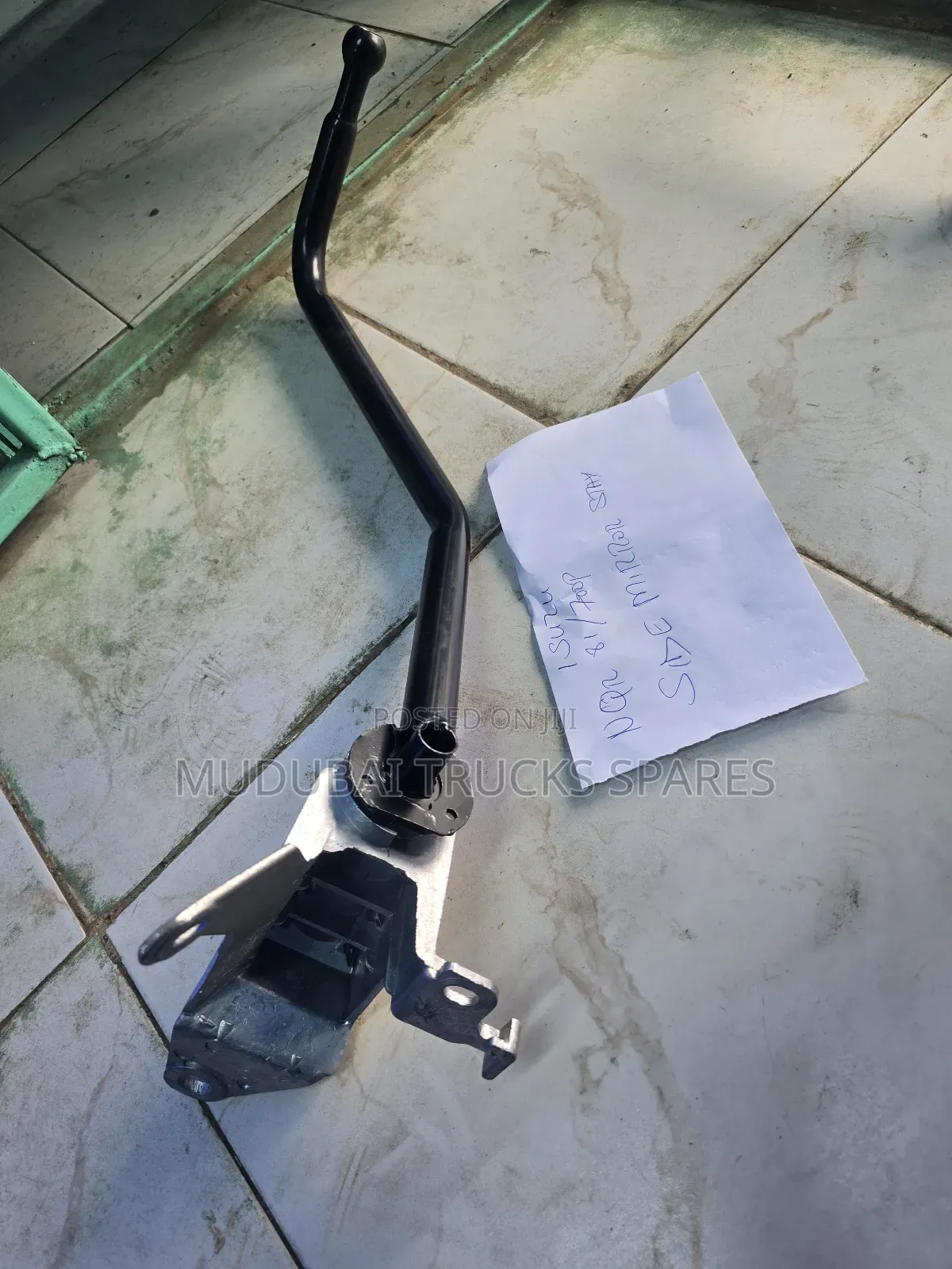 Isuzu NMR and Nqr81 New Model Side Mirror Arm