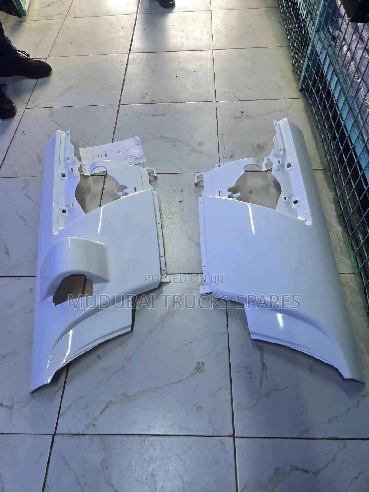 Isuzu Frr90, Fvz90 Ftr90 Corner Panel