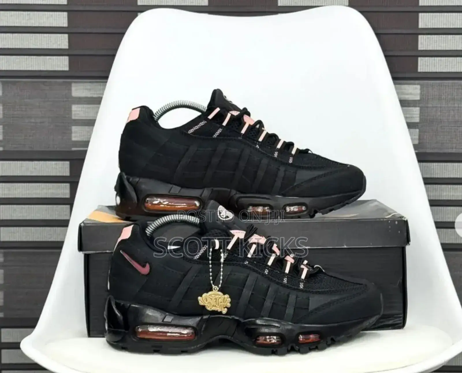 Nike Airmax 95 
“ Central Cee