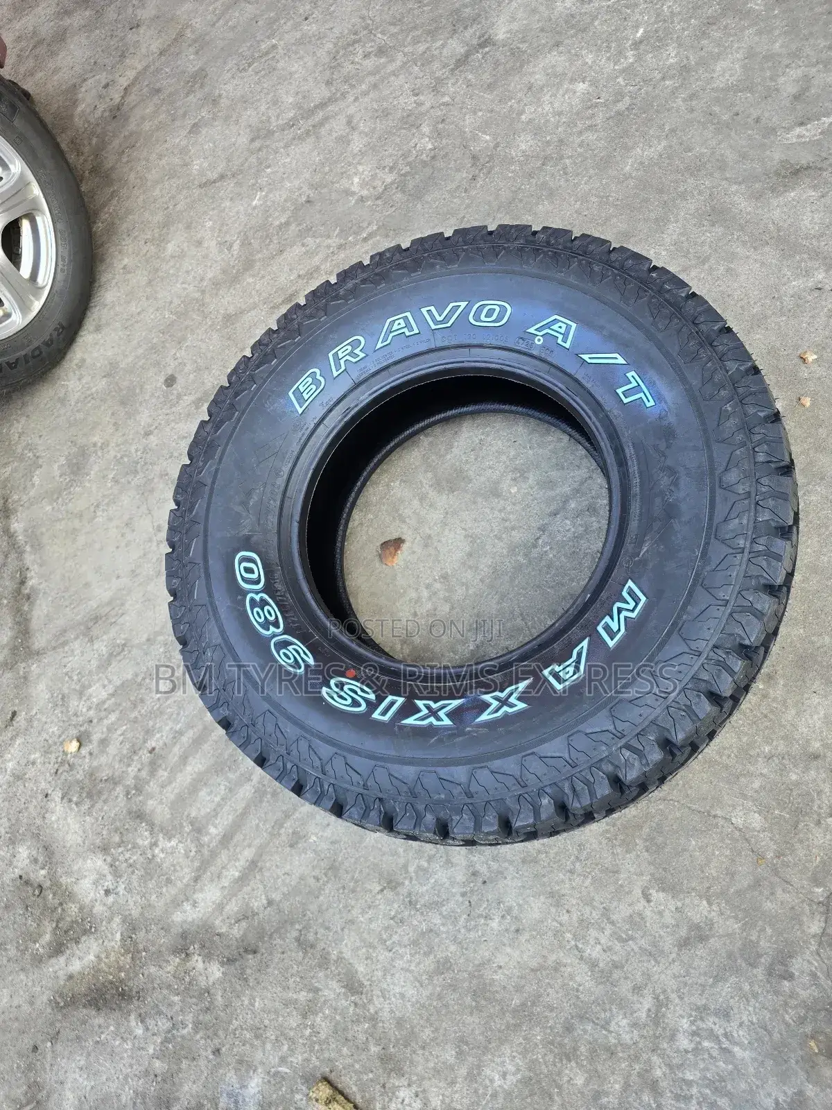 265 /75 R16 Maxxis at 980 (All Terrein) Thailand.