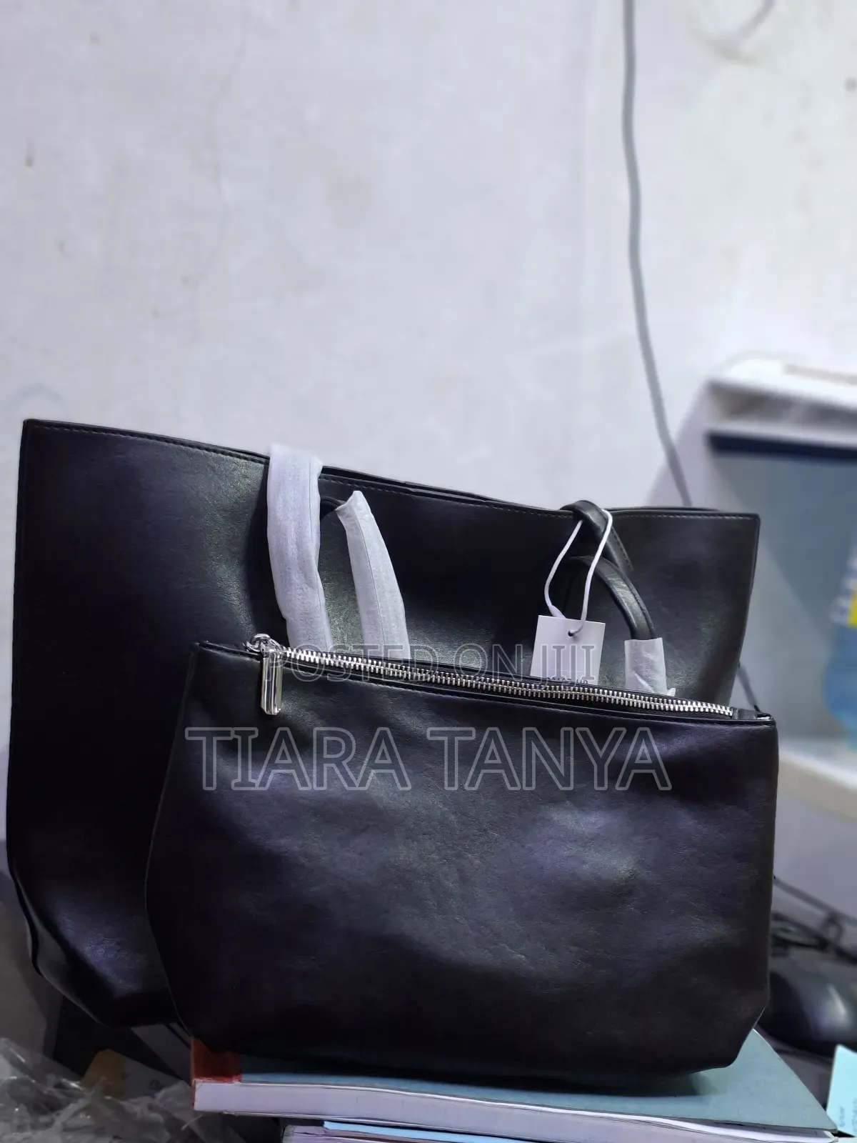 Large 2 in 1 Quality Leather Handbag