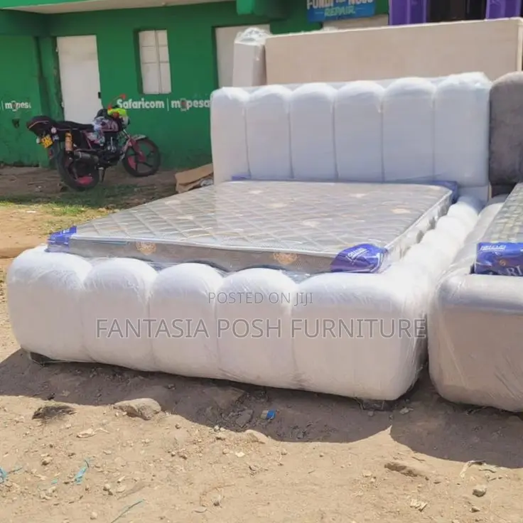5x6 White Bubble Bed With Mattress