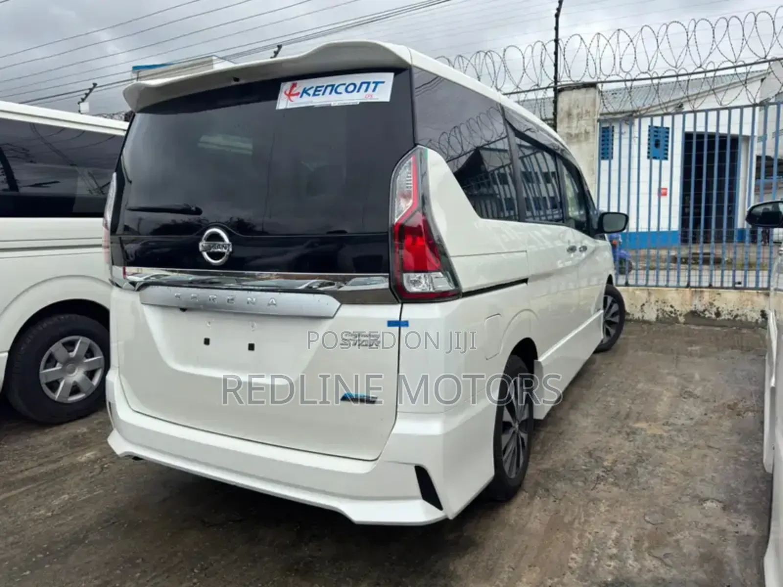 Nissan Serena 2018 White