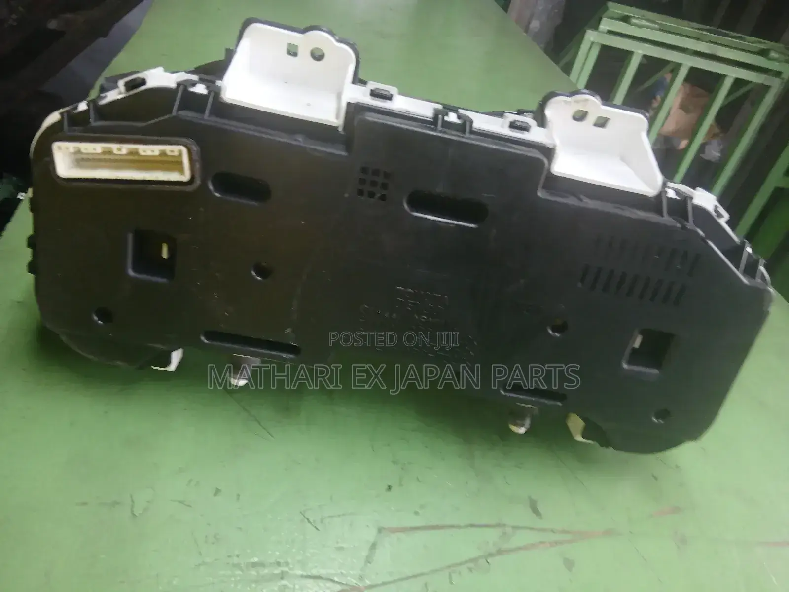 Toyota Corolla Fielder Nze144g Speedometer / Instrument Cluster (Oem)