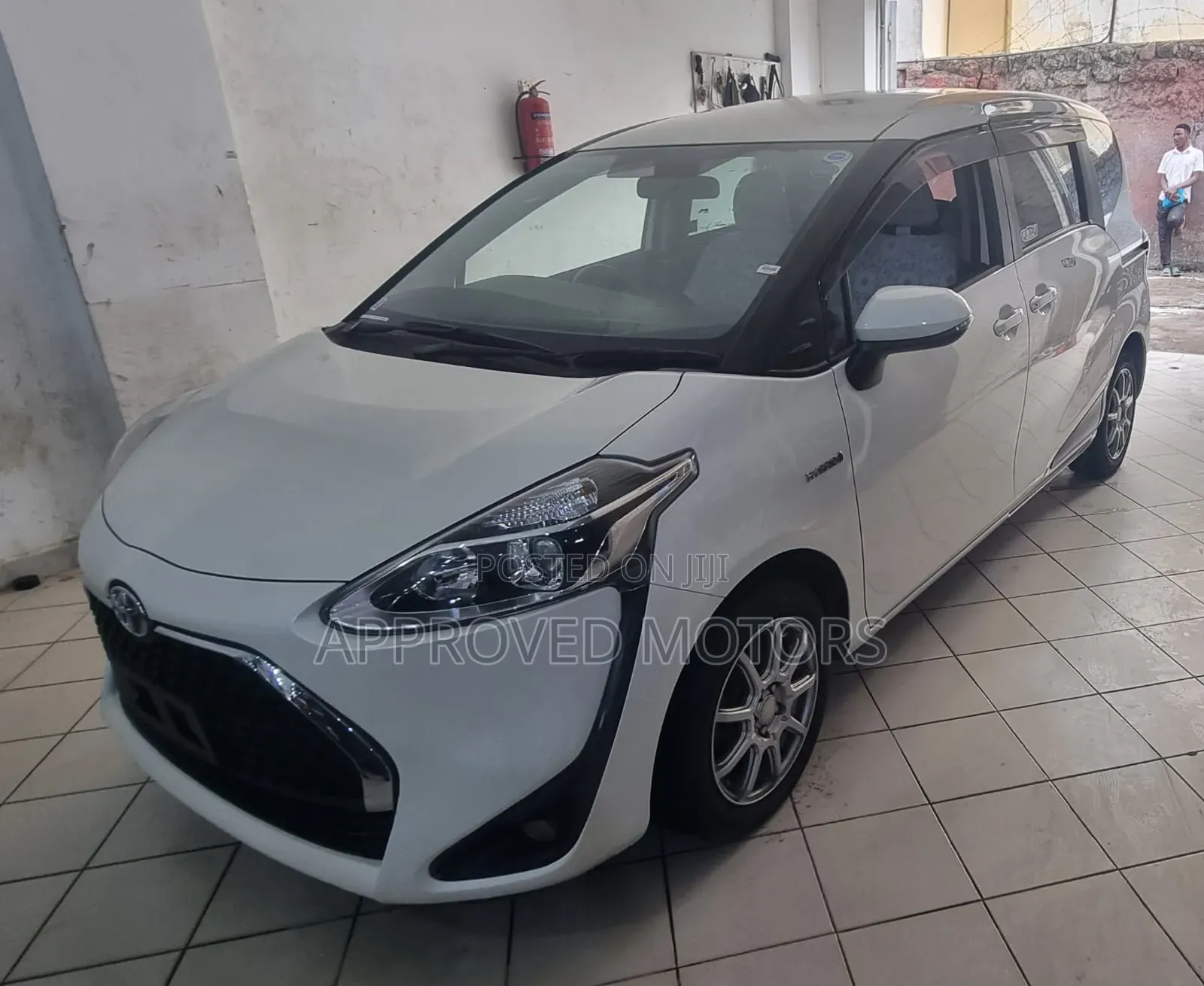 Toyota Sienta 2019 White