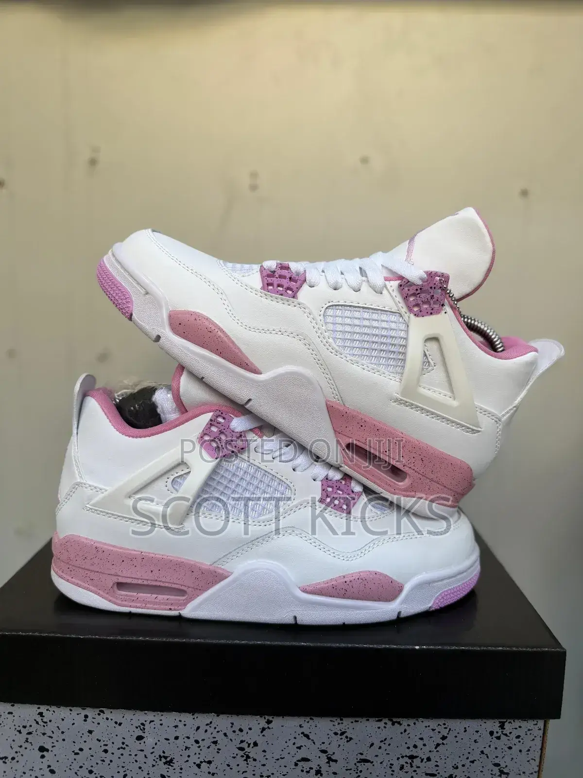 Air Jordan 4 Ladies Sneakers