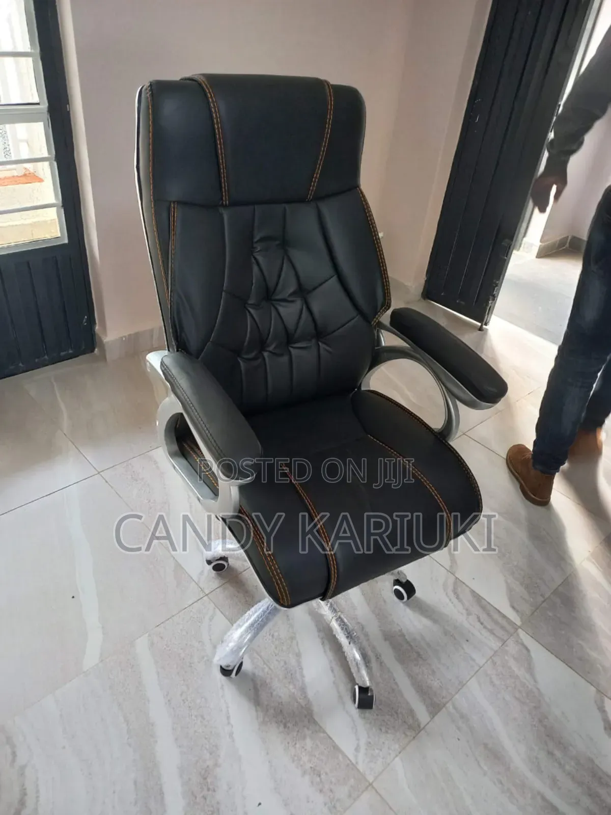 Elegant Executive Chair Upholstered in Quality Leather
