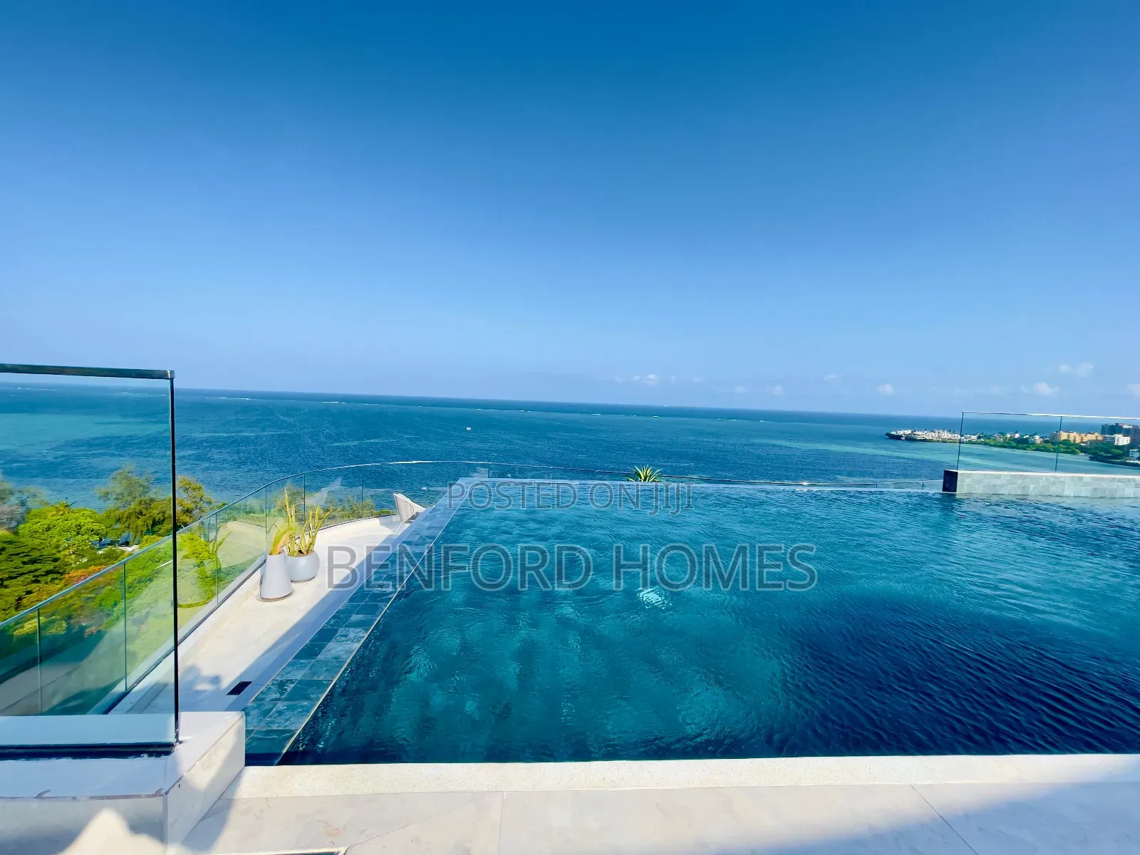 2 Bedroom Sea View Apartment for Short Term Let