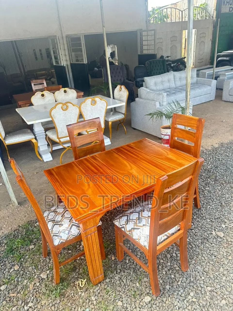 Sophisticated 4 Seater Modern Dining Set