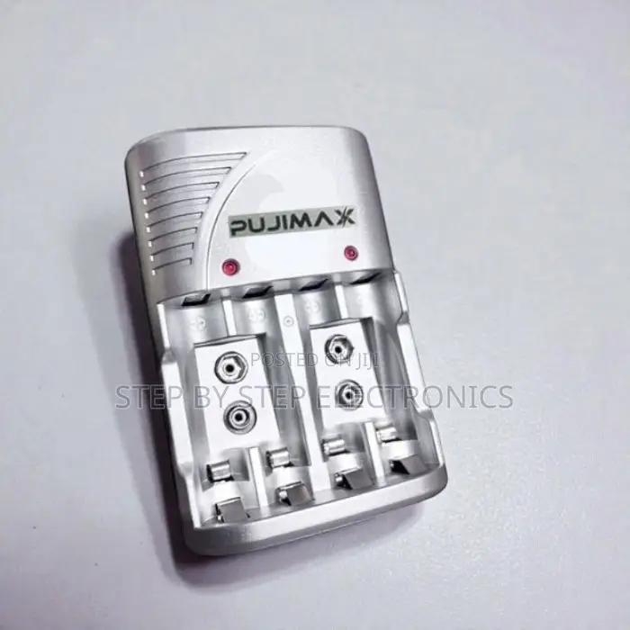 Standard Universal Rechargeable Batteries 4 Slot Battery Charger
