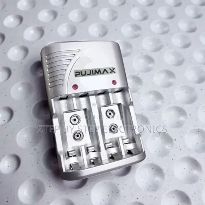 Fast Charging Universal Rechargeable Batteries 4 Slot Battery Charger