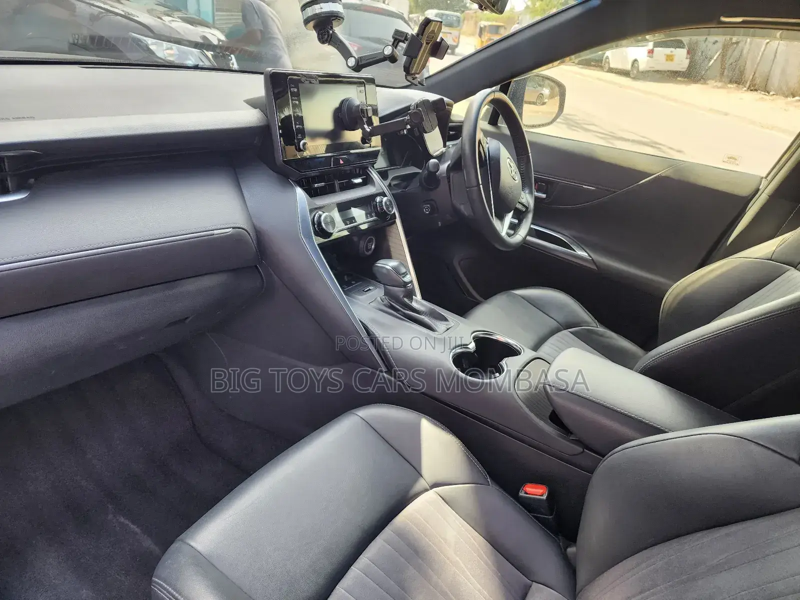 Toyota Harrier 2.0 2020 Black