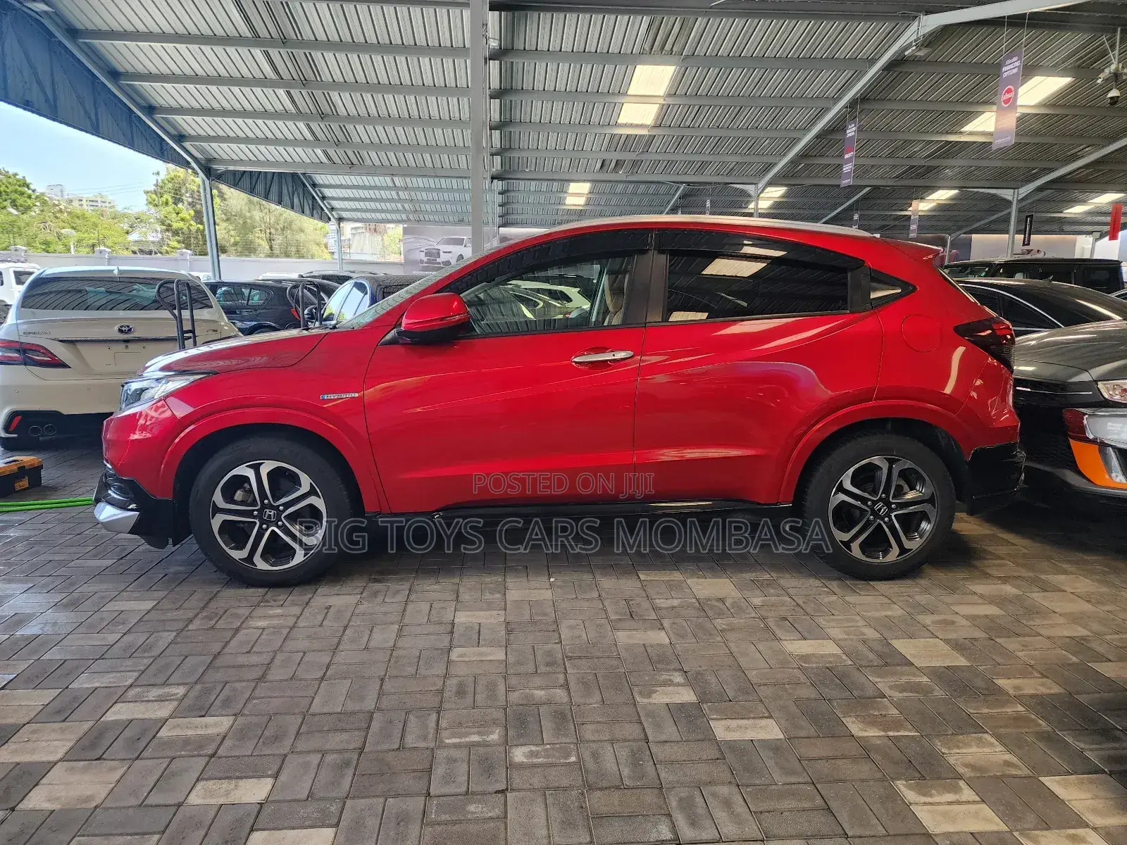 Honda Vezel 1.5 Hybrid 2WD 2018 Maroon