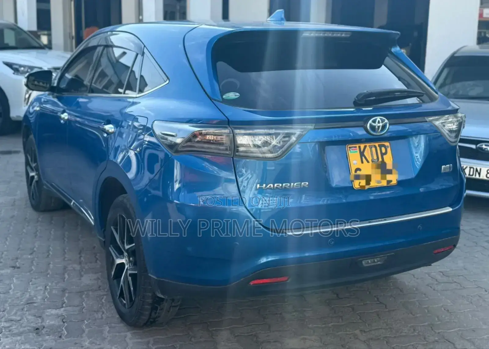 Toyota Harrier 2.5 Hybrid 4WD 2017 Blue