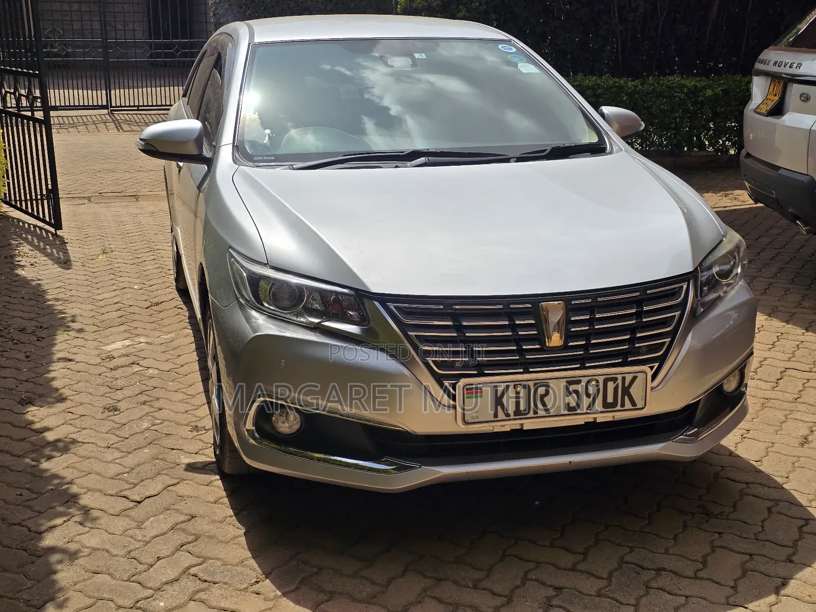 Toyota Premio 2017 Silver