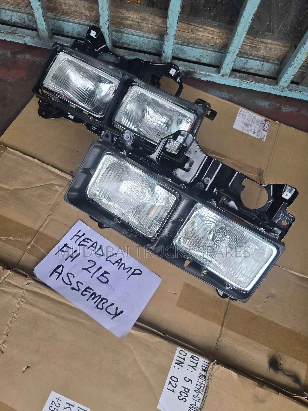 Mitsubishi Fh 215 Headlight Assembly