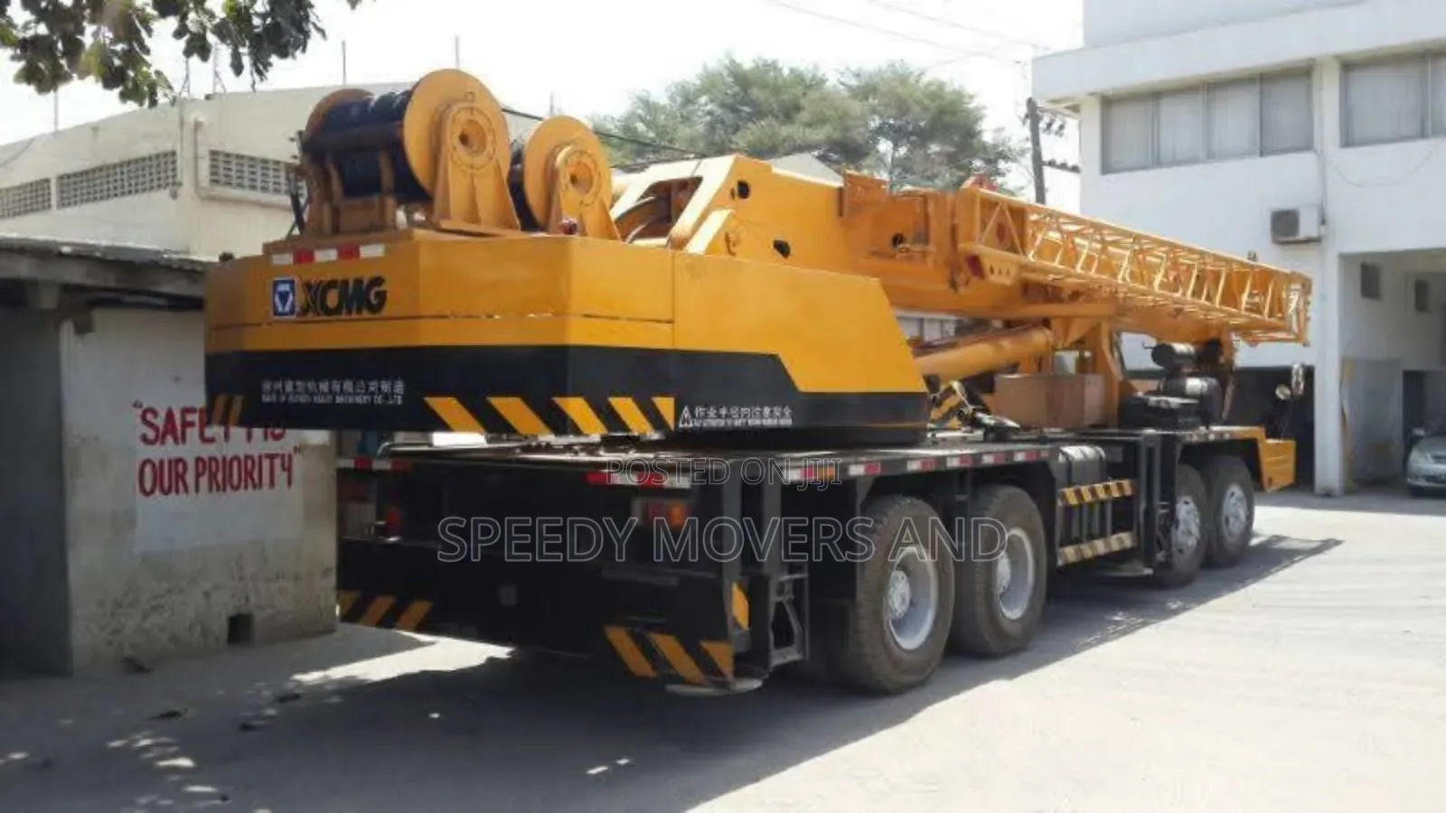 Transit Trailers With Uplifting Cranes Are Ready for Jobs