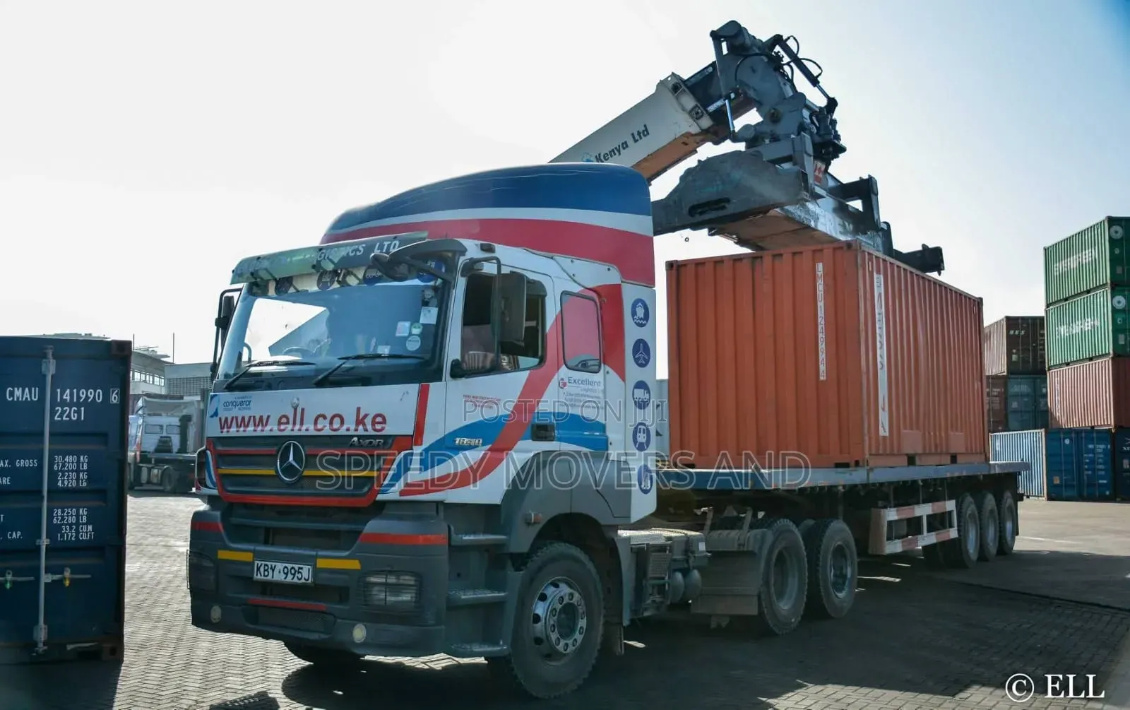 Transit Trailers With Uplifting Cranes Are Ready for Jobs