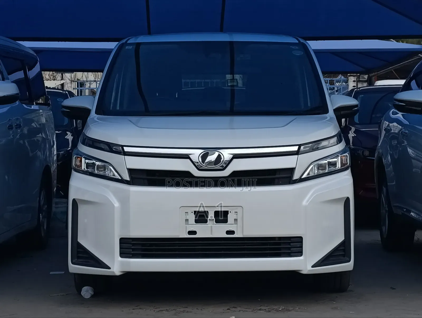 Toyota Voxy 2018 Pearl