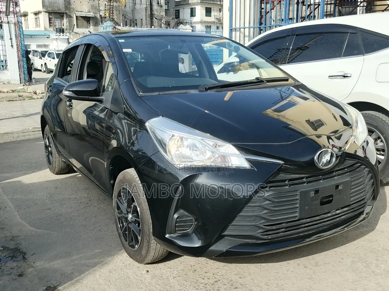 Toyota Vitz 1.3 FWD 5dr 2019 Black