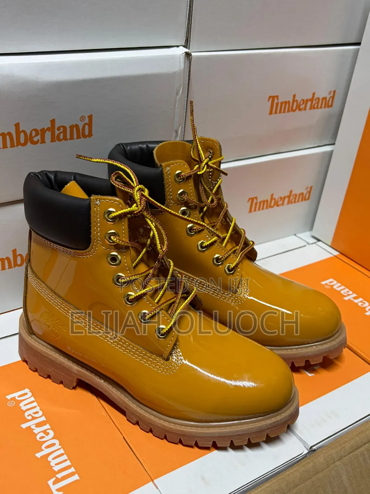 Veneda Carter X Timberland 6 Inch Boot
Size 40_45