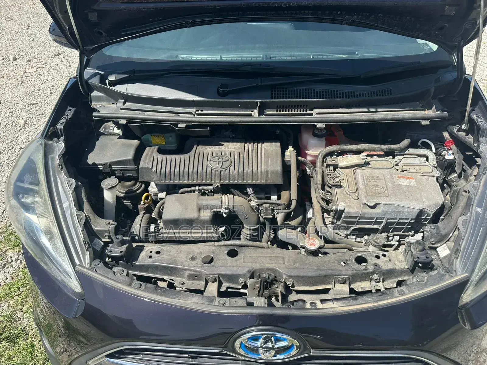 Toyota Sienta 1.5 Hybrid FWD 2019 Purple