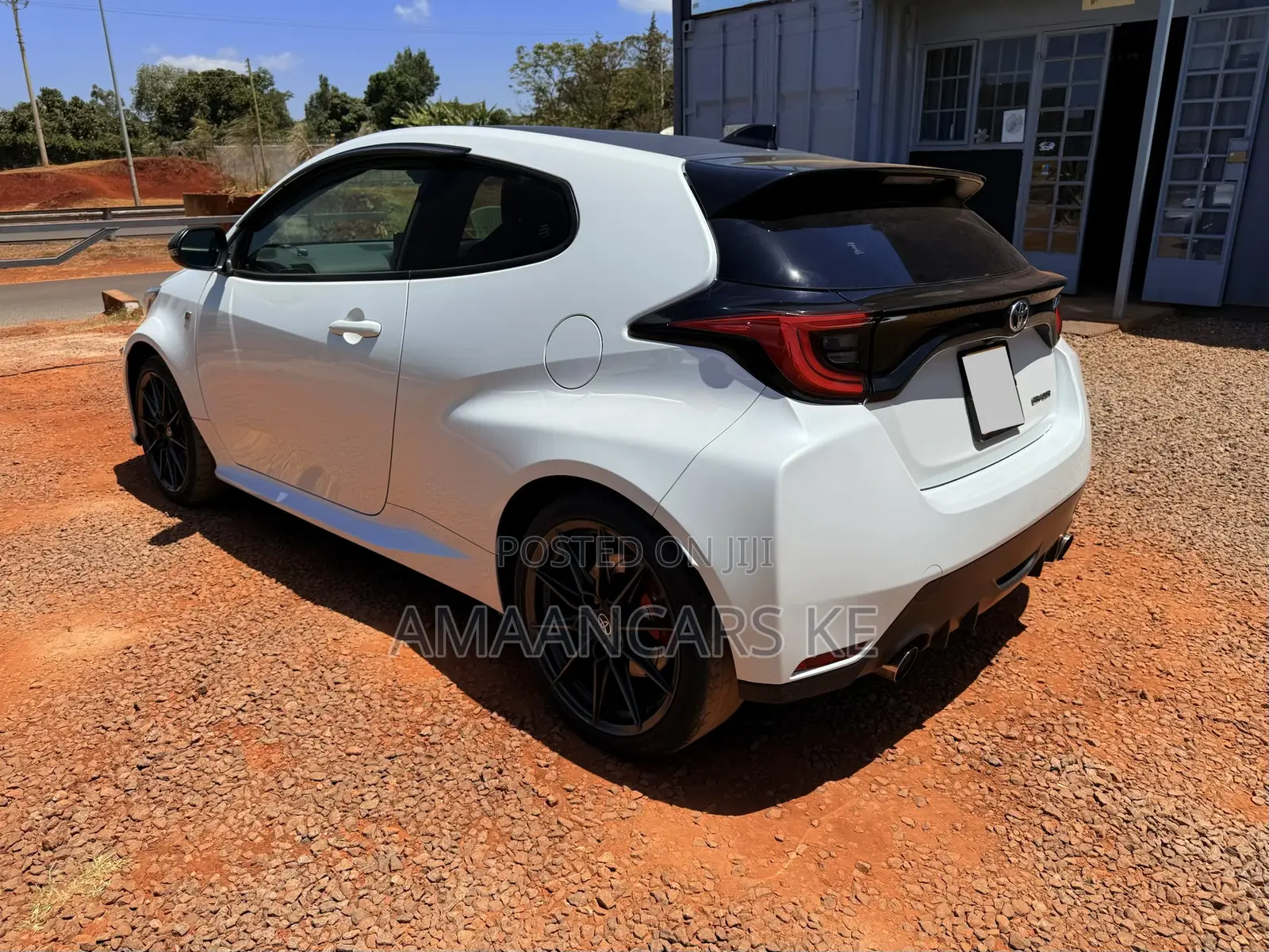 Toyota Yaris 2021 White