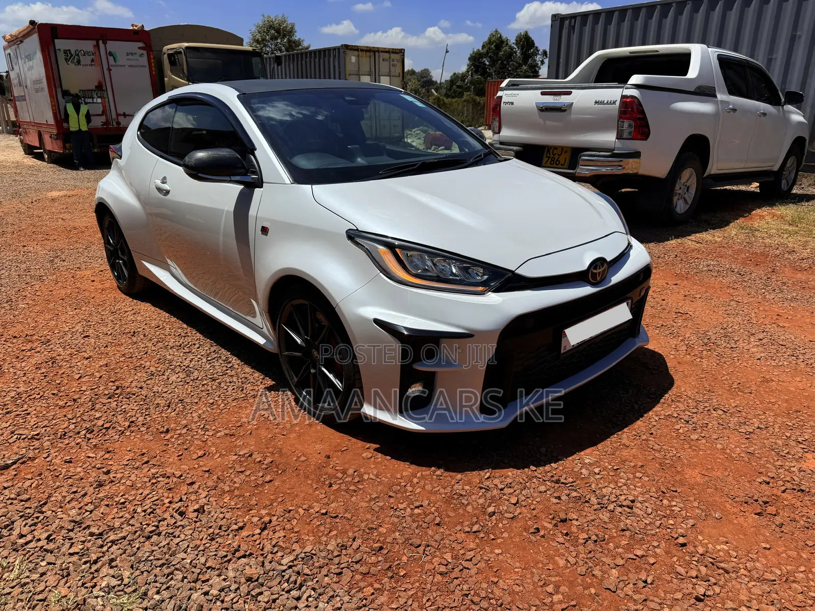 Toyota Yaris 2021 White