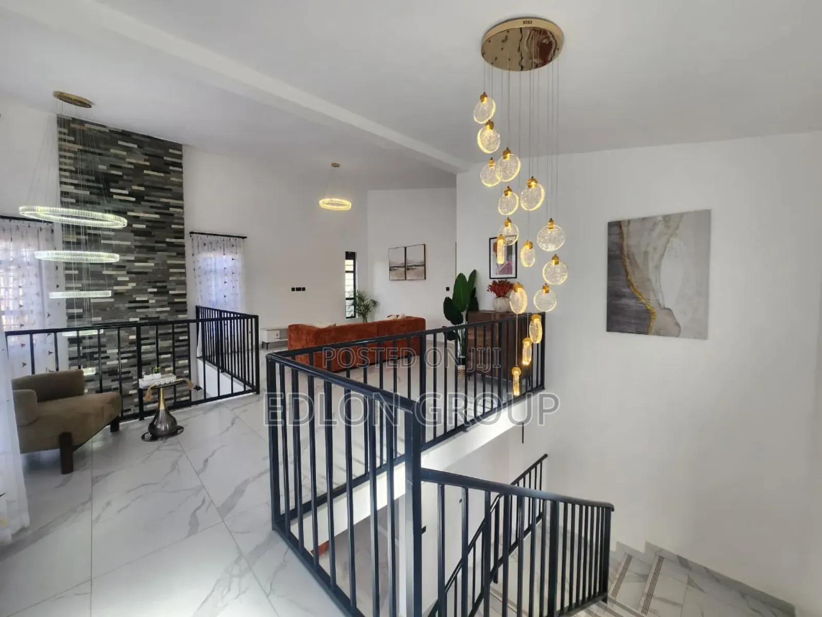 4bdrm Maisonette in Zambezi/Sigona for sale