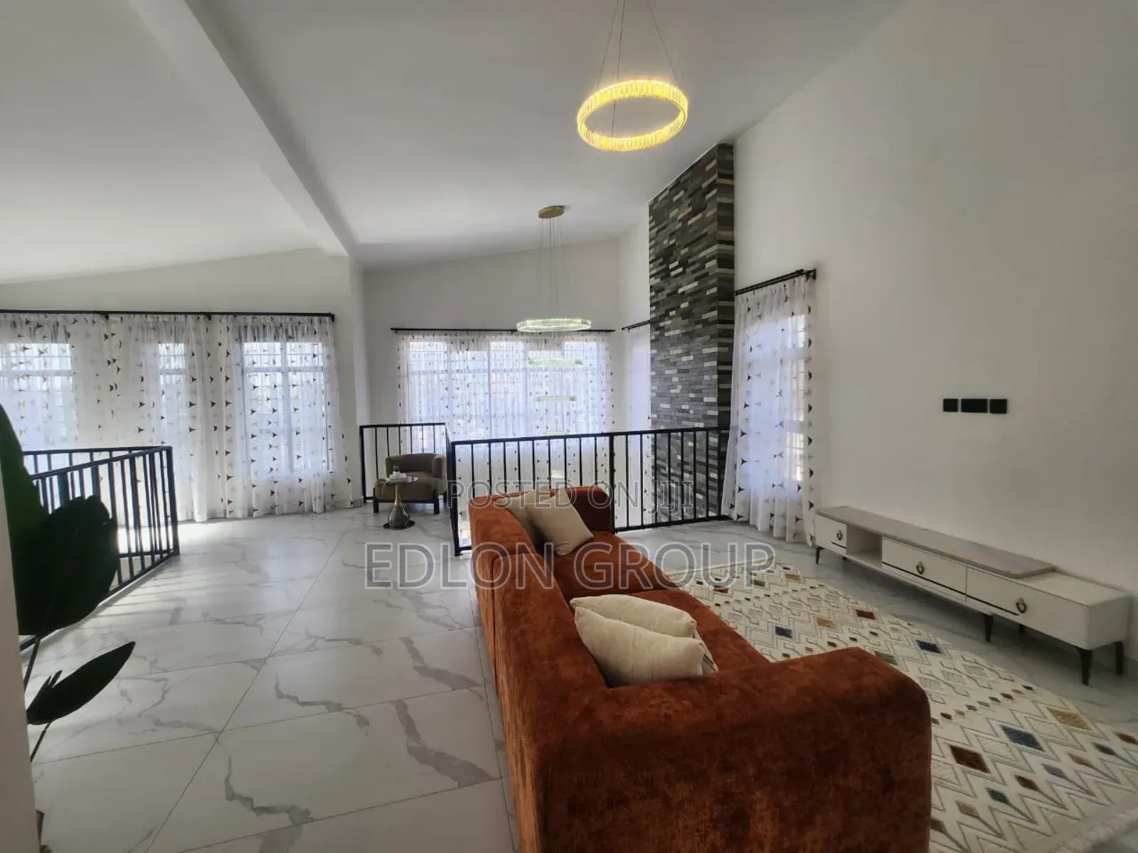 4bdrm Maisonette in Zambezi/Sigona for sale