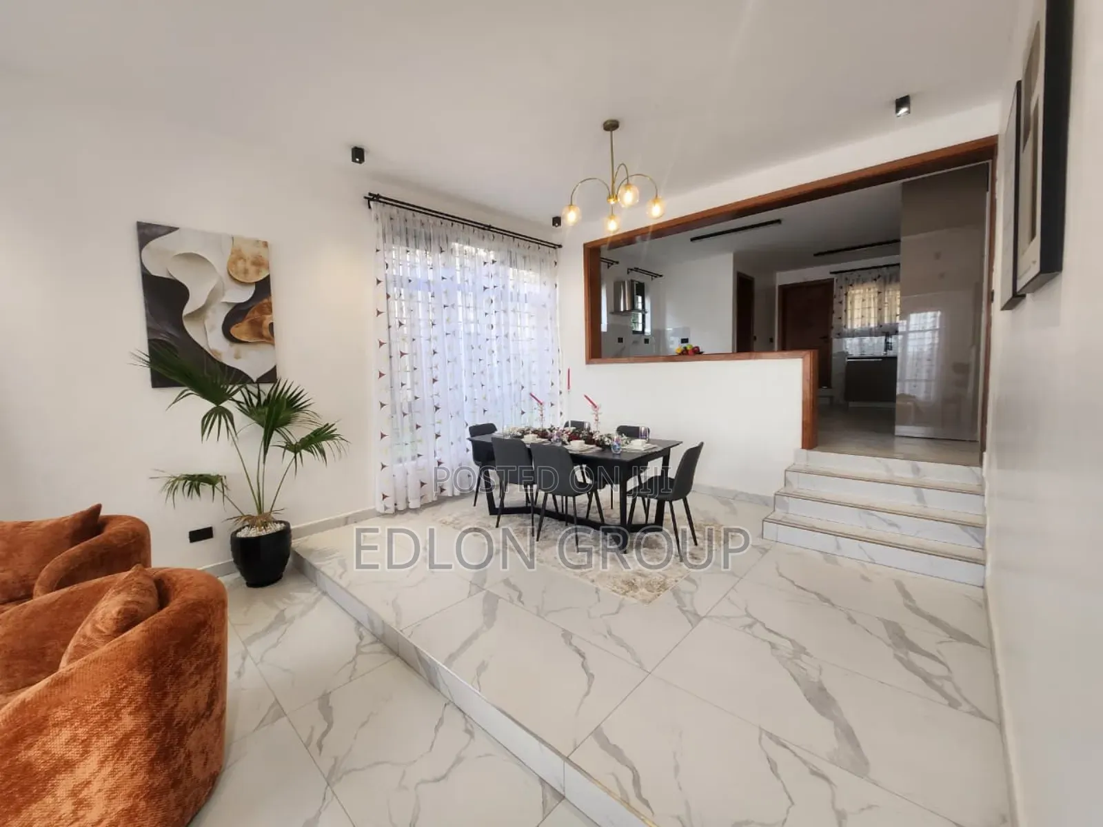 4bdrm Maisonette in Zambezi/Sigona for sale