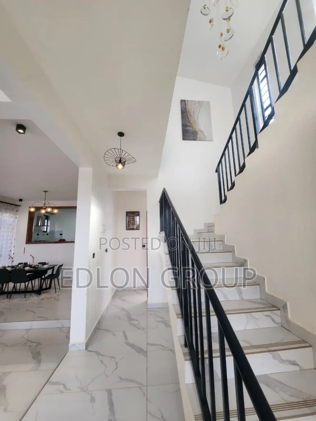 4bdrm Maisonette in Zambezi/Sigona for sale