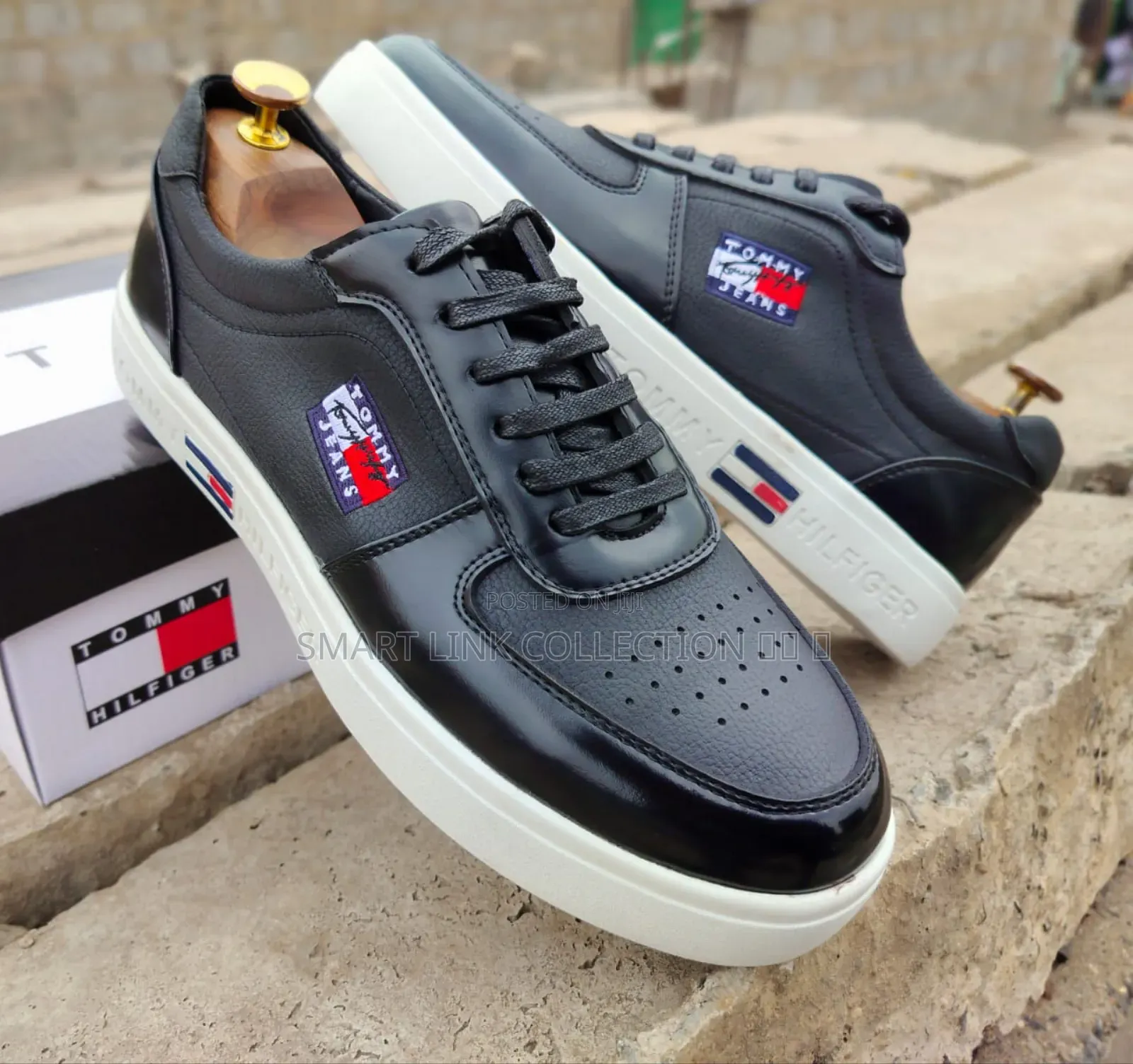 Tommy Hilfiger 
Classic