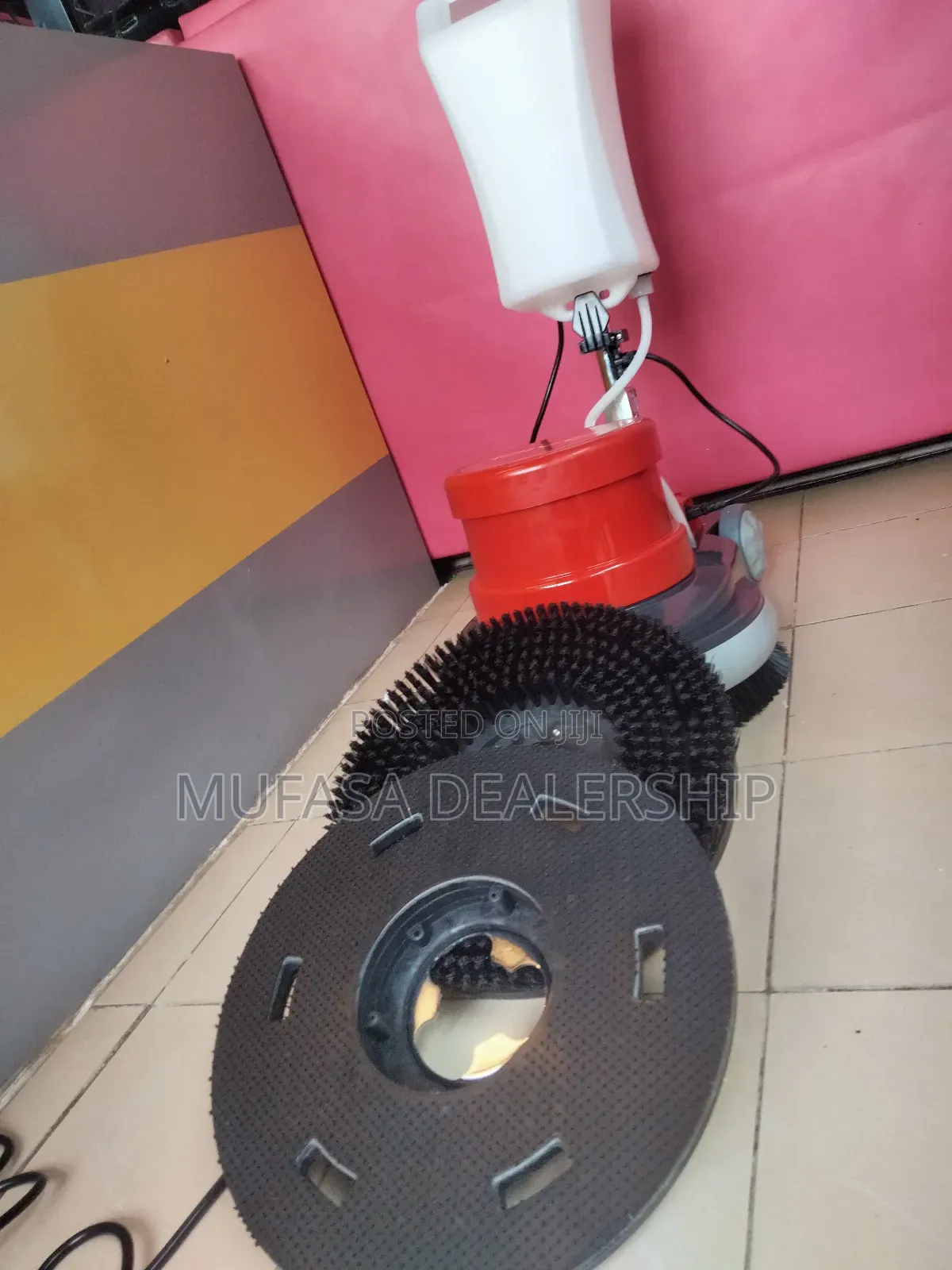 Divo Floor Scrubbing Machine (3 Brushes)