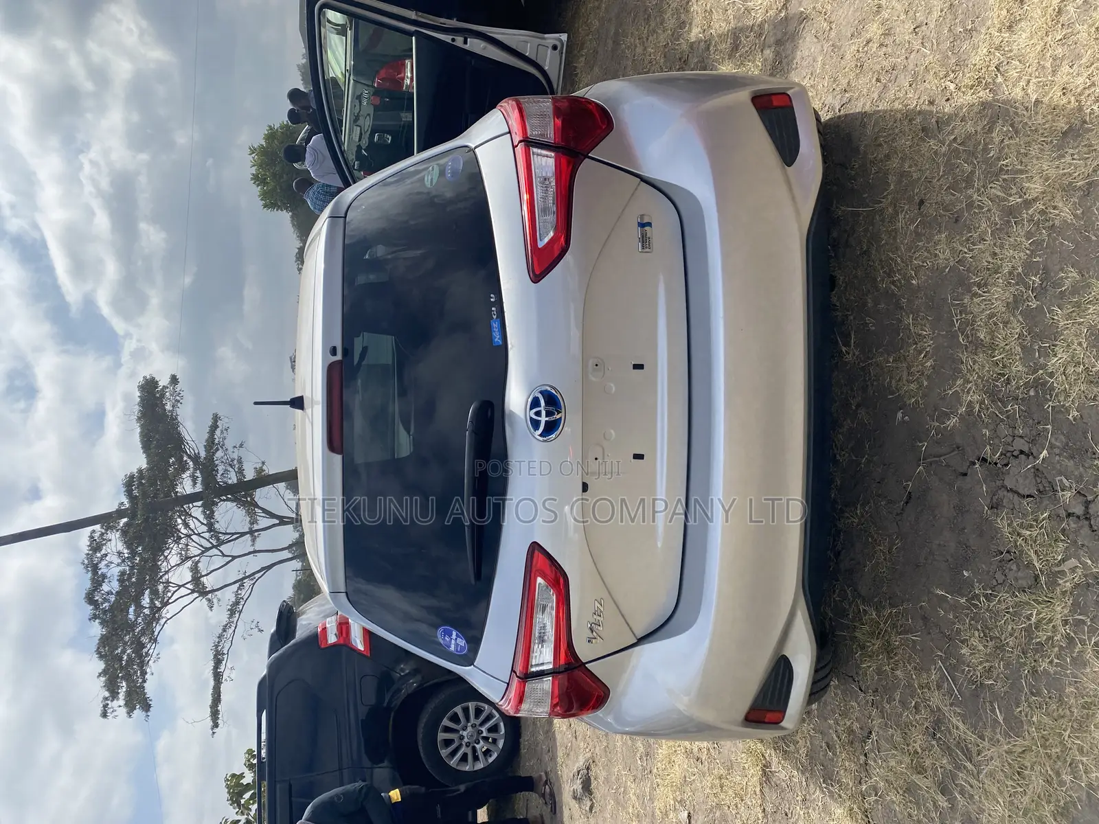 Toyota Vitz 1.5 FWD Hybrid 5dr 2018 Silver