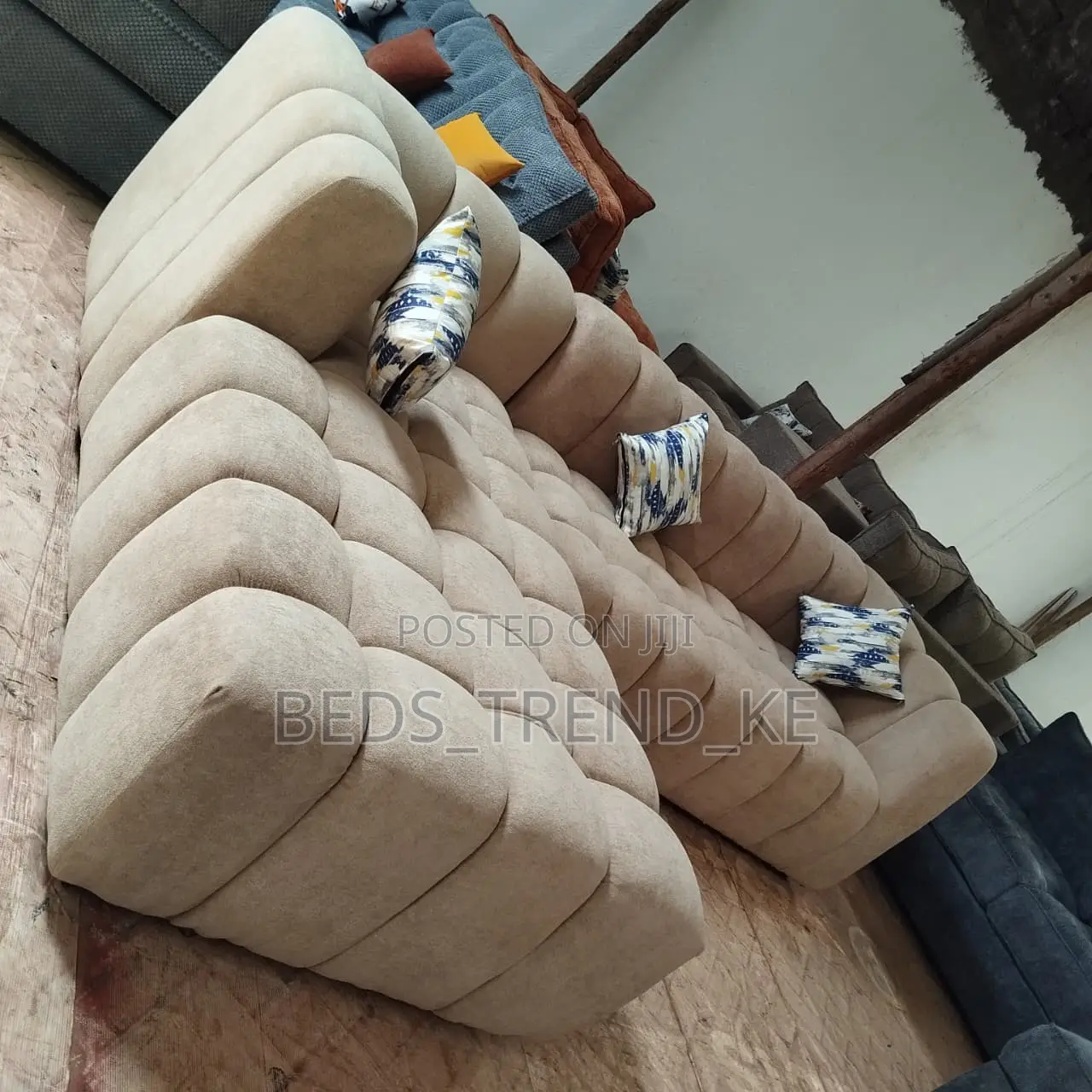 Acceptable 6 Seater Bubble L Sofa