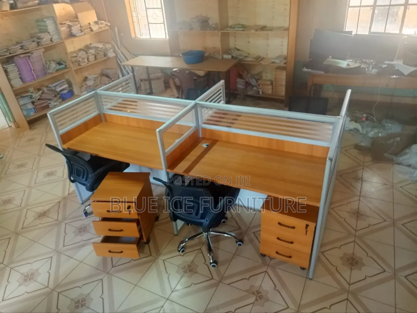 Executive Working Station With Meshback Chair