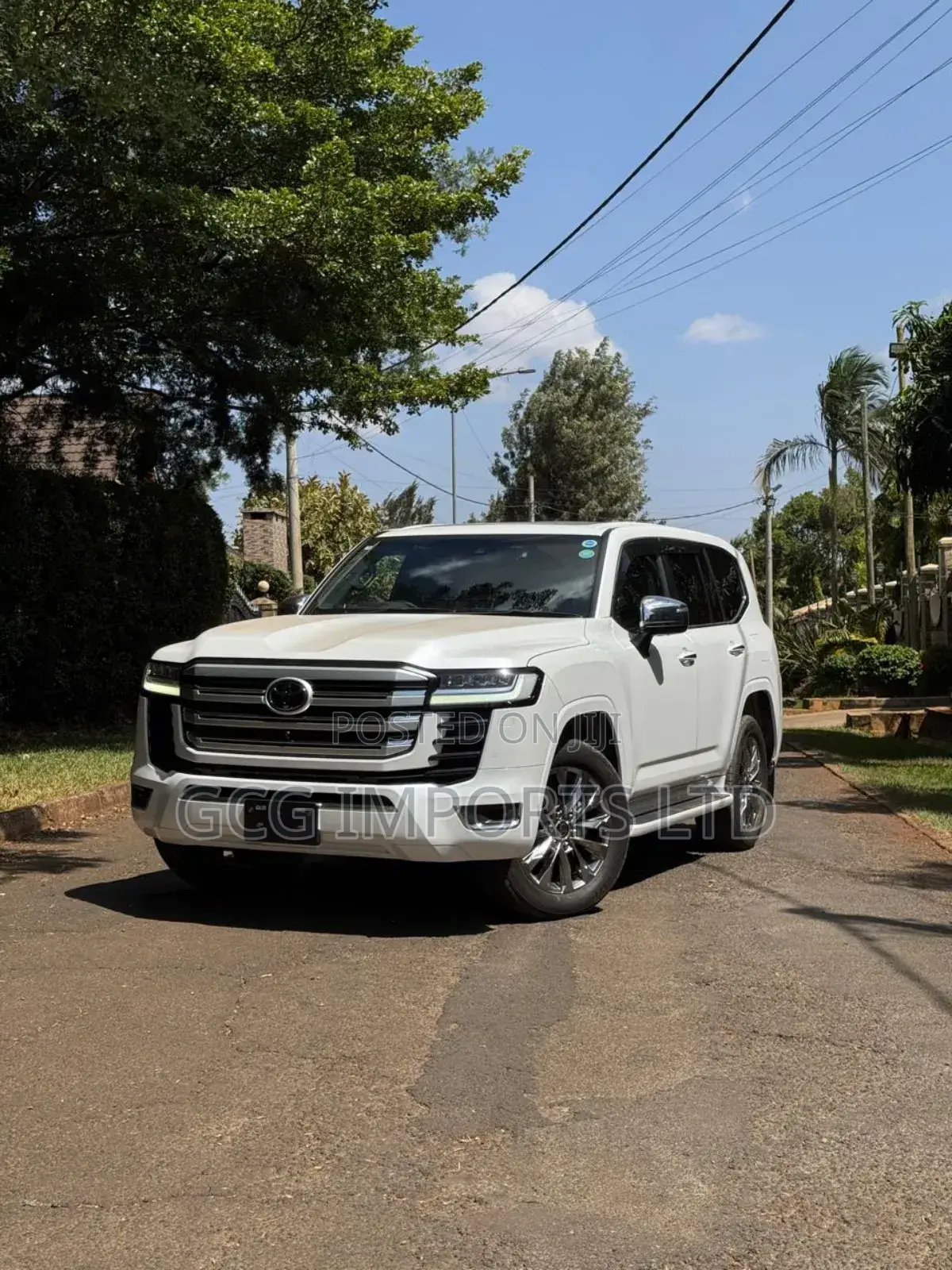 Toyota Land Cruiser LC300 2022 White