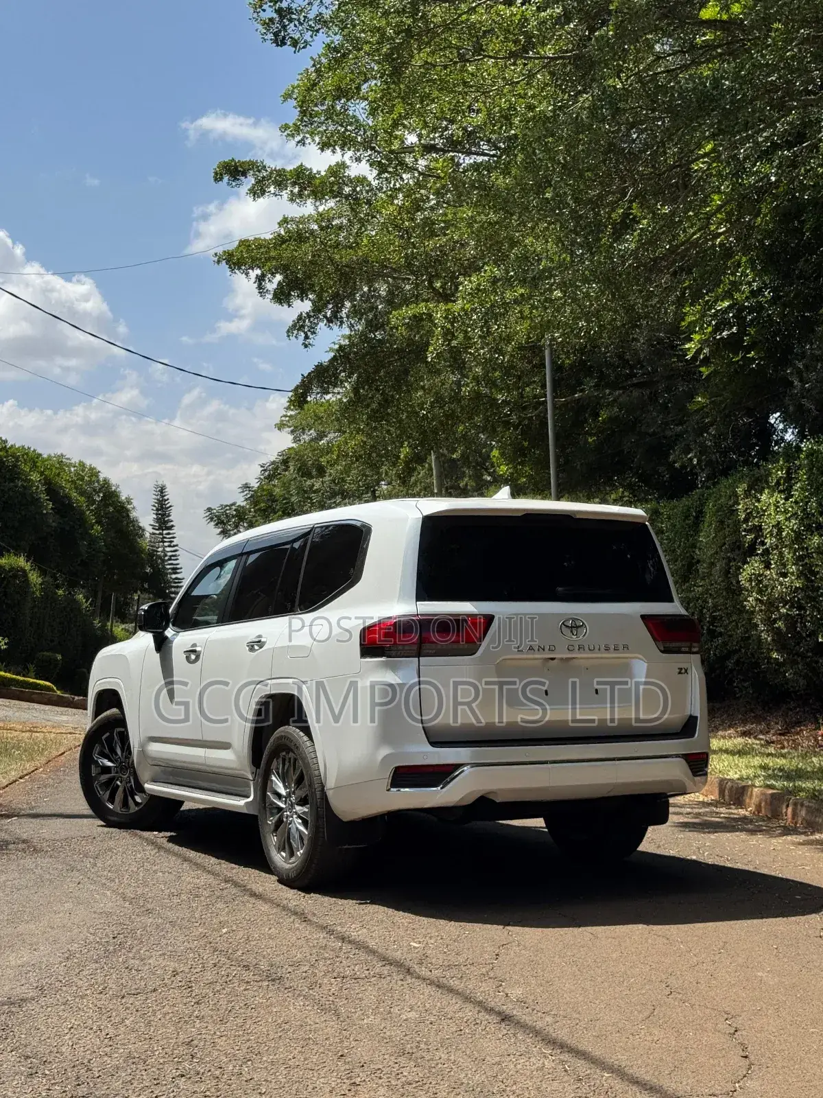 Toyota Land Cruiser LC300 2022 White