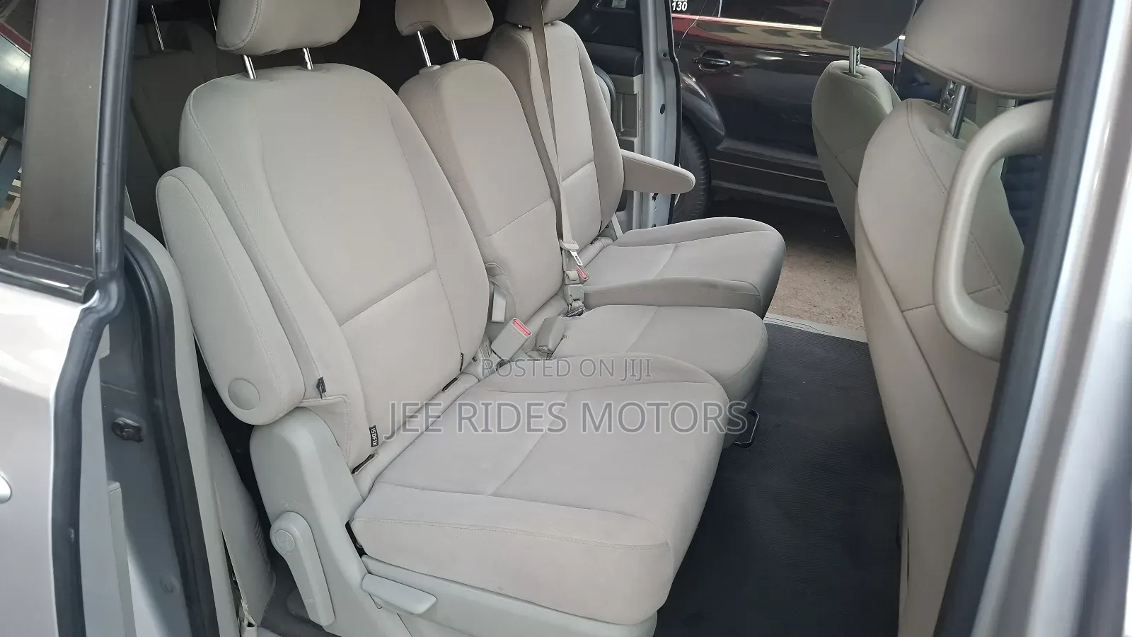 Kia Carnival 2019 Silver
