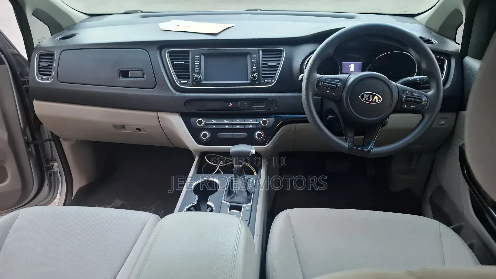 Kia Carnival 2019 Silver