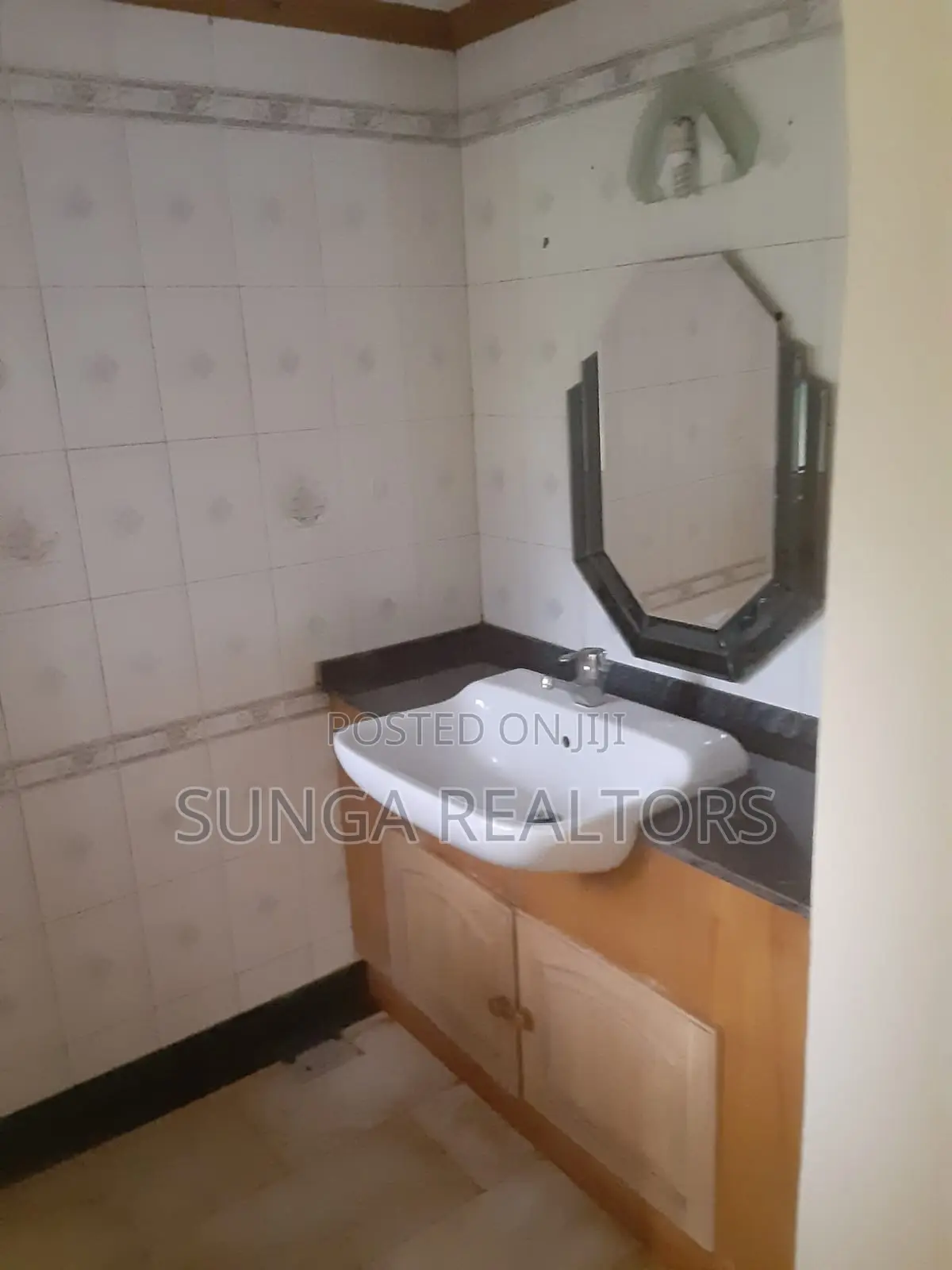 4bdrm House in Lakeview Estate for rent